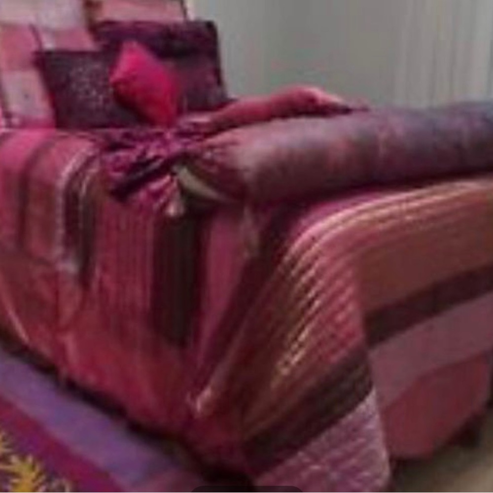 Girls luxury Queen size bed set by Bombay.